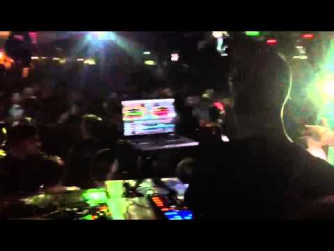 Wade playing at Moan Showcase (Italy)