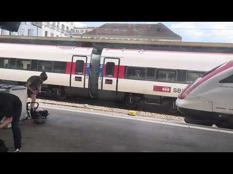 IC5 nach/apres Zürich/Zurich HB Entree/Einfahrt in Biel/Bienne Bahnhof/gare