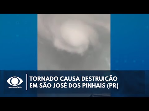 Tornado causa destruição em São José dos Pinhais (PR)