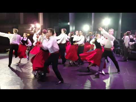 Stūru stūriem tēvu zeme pēc kora Aura gribas - Dancis