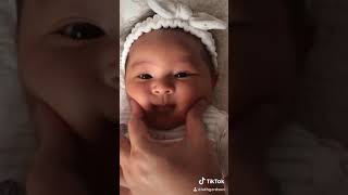 How to Play and Entertain 8 Weeks Old Newborn Baby