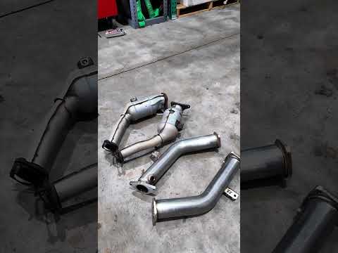 A Q50 downpipe install caught in the wild at our Orlando location! Here we installed AMS Downpipes.