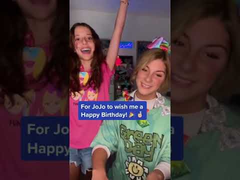 Surprising the kid I babysit with her favorite celebrity!!! 🎉🥺❤️🎂 Thank you JoJo Siwa!