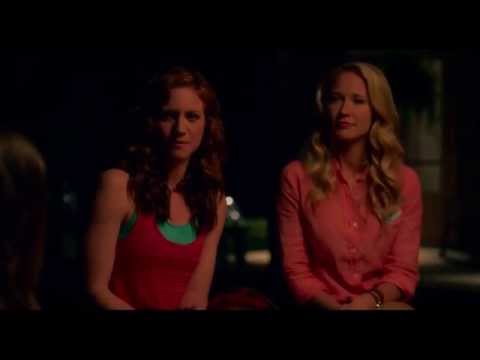 Pitch Perfect 2 / Extrait 2 "Cup Song autour du feu de camp" VOST [Au cinéma le 22 juillet]