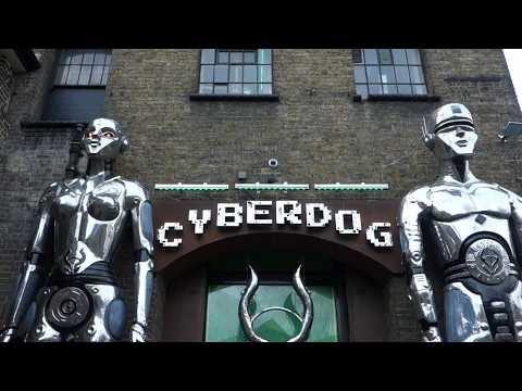 CYBERDOG AT THE DOORS OF THE DEATH STRANDING EXPERIENCE IN LONDON W/ HIDEO KOJIMA 2019.11.02