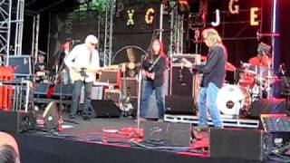 Neil Young "Get behind the wheel" live Tanzbrunnen Cologne/Köln 19.06.09 filmed by Sugarbird