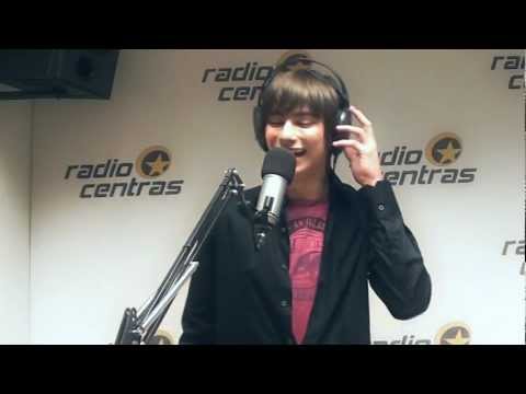 Jaunasis Bartas dainuoja gyvai Radiocentre!