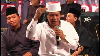preview picture of video 'Cak Nun KiaiKanjeng 29-03-2013 Minomartani - Pengajian Akbar - part1'