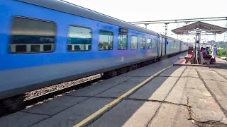 preview picture of video 'WAP 7 KLK Shatabdi Rips Karnal'