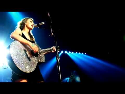 Paula Fernandes feat Taylor Swift- Long Live.flv
