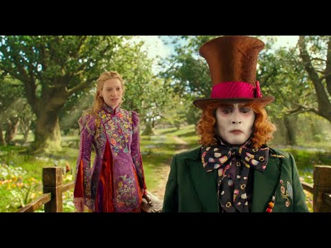 Red Queen's crown ceremony is messed up | Alice through the looking glass | alice in wonderland