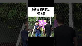DÁ UMA EMPINADA PRA MIM! #shorts #pegadinha #humor