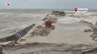 Alaplı'da Fırtına Nedeniyle Dalga Boyu 4 Metreye Ulaştı