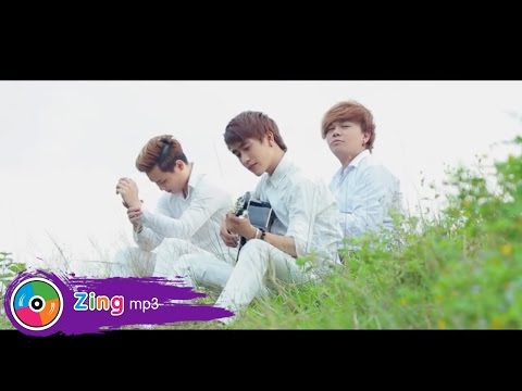 HOA VÀNG TRÊN CỎ XANH