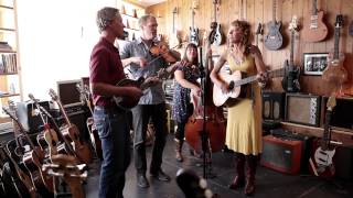 Foghorn Stringband perform We're Going to Paint the Town & Kennesaw Mountain Rag