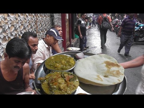 Tandoori Roti with 2 Veg Curry Only 30 rs | Best Street Food Kolkata Dacres Lane