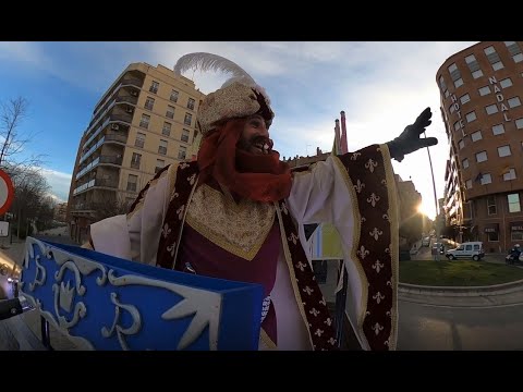 Rua del Gran Camarlenc pels barris de Lleida