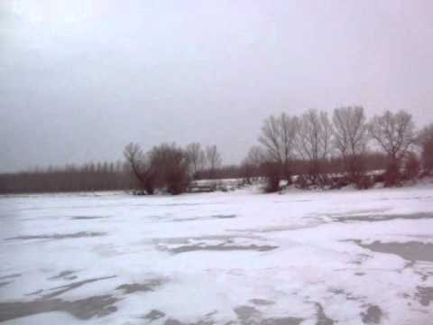 Frozen Danube... A little preparation for Antarctica! :)