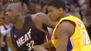 Shaquille O'Neal vs Andrew Bynum (January 16, 2006)