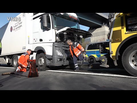 16.03.2022 - VN24 - PKW wurde auf A2 zwischen zwei LKW eingeklemmt