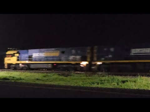 3PM7 PN up "Linfox Express #4" (NR95, NR70), Perth to Melbourne, 2325, 11/9/25, Murtoa VIC 