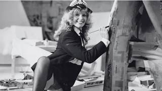 Not Meant For You To Watch: Rare Everyday Photos of 60s–70s–80s Celebrities