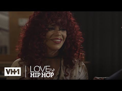 Stevie J and Faith Evans Share A Sweet Moment In The Studio | Leave It To Stevie