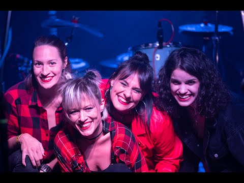 HolyChicks Ez Már Az  LIVE