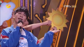 Download lagu 丧系人必听“打鸡血”新曲，大张伟 阳光彩虹小白马 《天天向上》Day Day Up【湖南卫视官方频道】 mp3