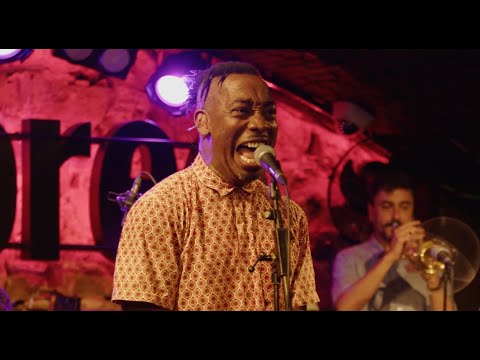 Clarence Bekker Band - Disco Inferno live at Jamboree, Barcelona