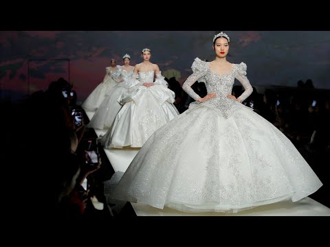 Julia Kontogruni Bridal Spring 2023 | Barcelona Bridal Fashion Week
