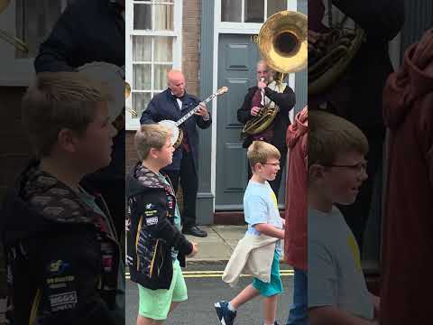 The Gaslight Trio – Street Jazz in Bridlington Old Town 🎶