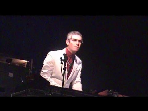 Enri Zavalloni - Aria - DVD Live Teatro Petrella (2007)