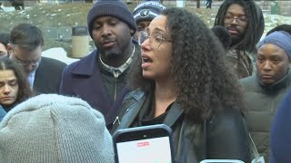 Os jornalistas Don Lemon e Georgia Fort foram presos por cobrirem um protesto em uma igreja.