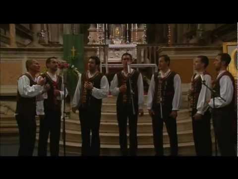 Klapa Bunari - Divici Mariji (Mihovil fest, Šibenik 2011.)