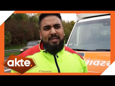 Einsatz zwischen Leben & Tod  - wir begleiten Rettungssanitäter am Limit! | Akte | SAT.1