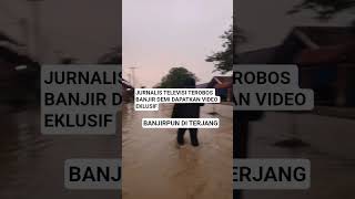 Download lagu JURNALIS TELEVISI BANJIRPUN DI TERJANG DEMI DAPATKAN VIDEO EKLUSIF mp3