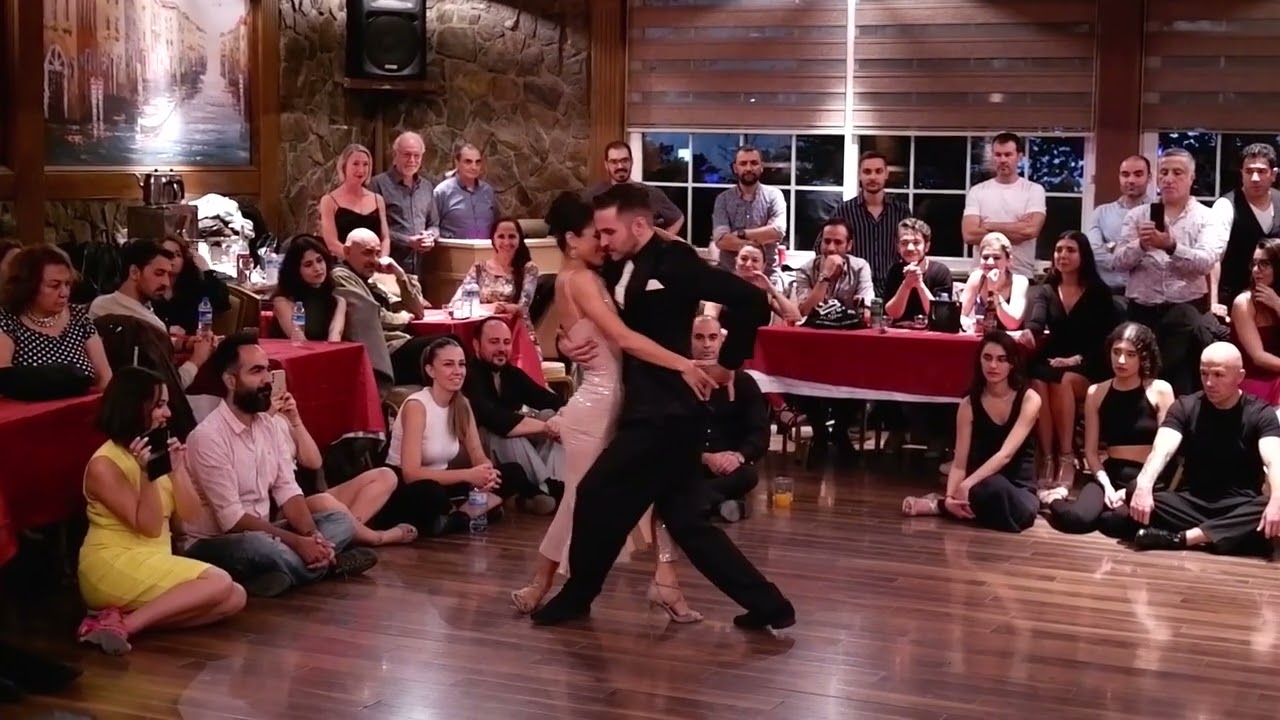 Mert Moran & Elpida Gallou / Porteñísimo - 1/4