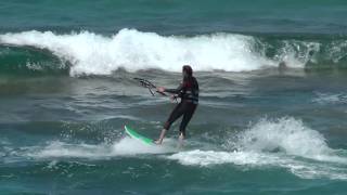 preview picture of video 'Kitesurf a S. Giovanni Sinis - Panasonic TM900'