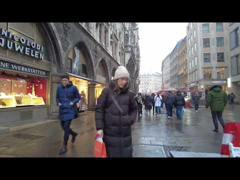 München, schneit, Marienplatz, Spaziergang, Dezember 2022, viel Spaß!