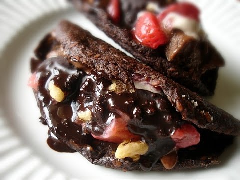 ¡FÁCIL! Tacos de chocolate con frutas del bosque / Tacos de chocolate