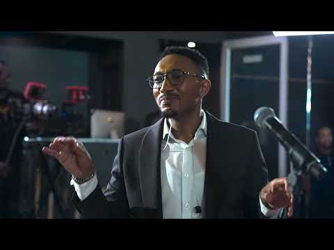 KGETHANG KONESE - KE FUMANE (LIVE)