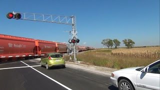 preview picture of video 'Jewell Sub! Union Pacific Potash train at US Highway 69, Story City, Iowa'