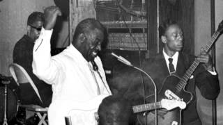 Howlin&#39; Wolf - Ooh Baby Hold Me