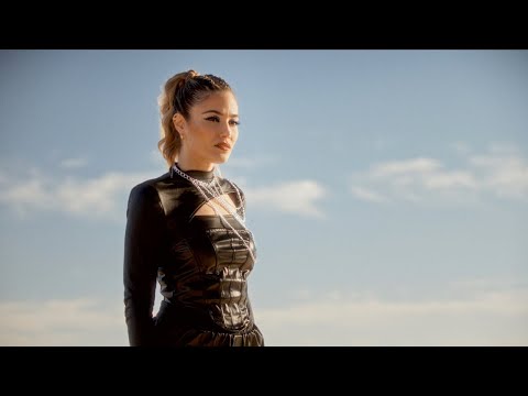 CRYS - Doble Filo (Official Music Video)