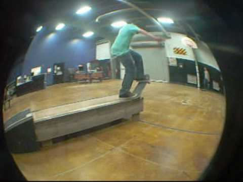 BRUCE WILLIS WAS DEAD THE WHOLE TIME.........