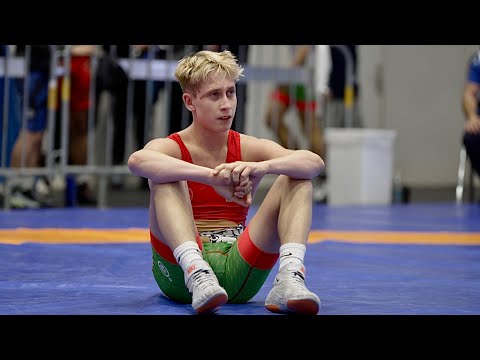 U17 Balint Kazinczy (HUN) vs Vazgen Mnatsakanyan (ARM) 60kg. Greco-roman boys youth wrestling.
