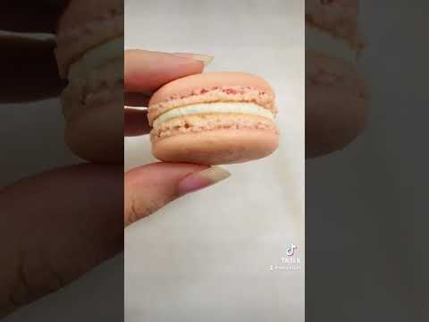 Homemade Macarons with lemon buttercream for Valentine’s Day ^ - ^