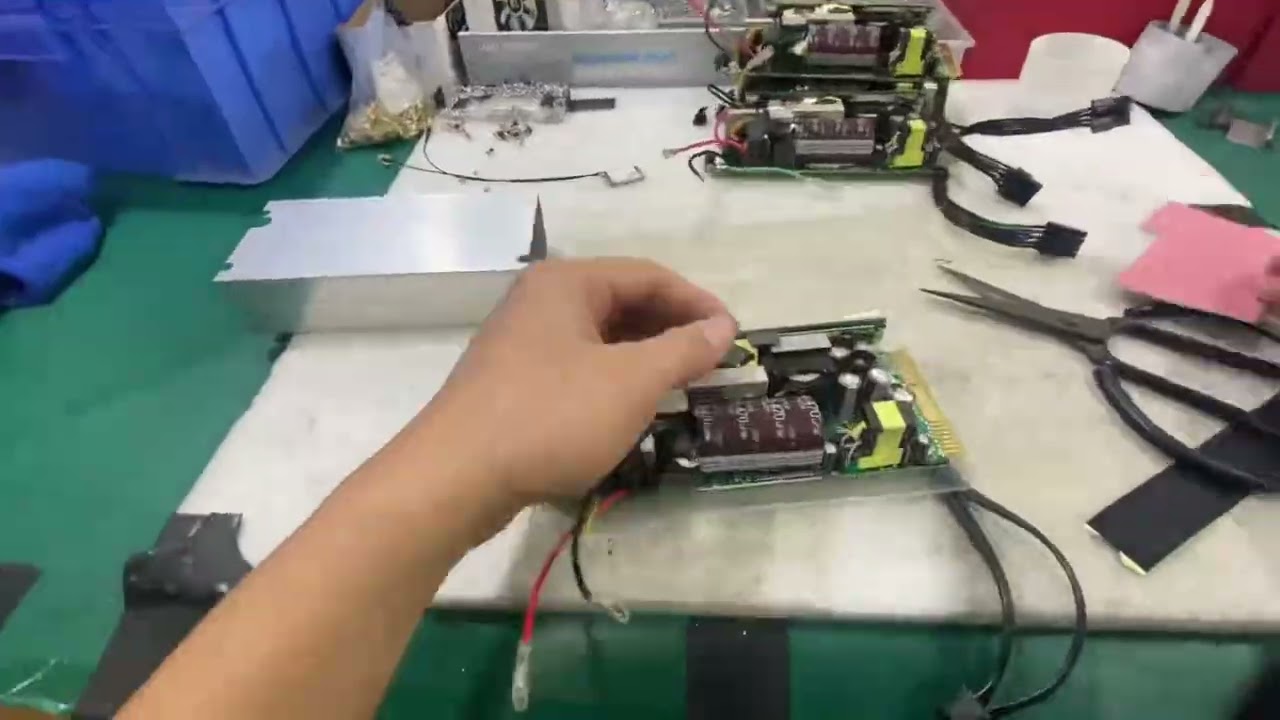 كيفية بناء مصدر الطاقة لجهاز كمبيوتر صغير الحجم للألعاب ITX #5060ti - YouTube