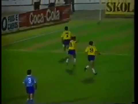 Edmundo (Brasil) - 25/11/1992 - Brasil 1x2 Uruguai - 1 gol